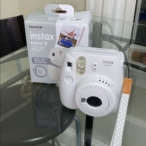 Polaroid Camera- Instax Mini 9